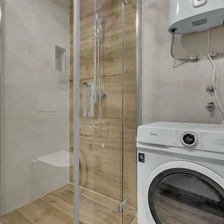 Kjara I Ivan Apartment