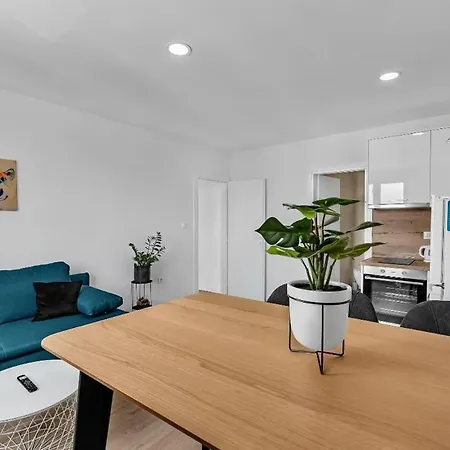 Kjara I Ivan * 马卡尔斯卡