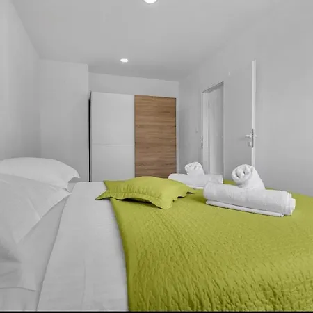 Kjara I Ivan Apartment